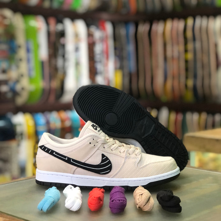 Albino & Preto Dunk Low Raffle