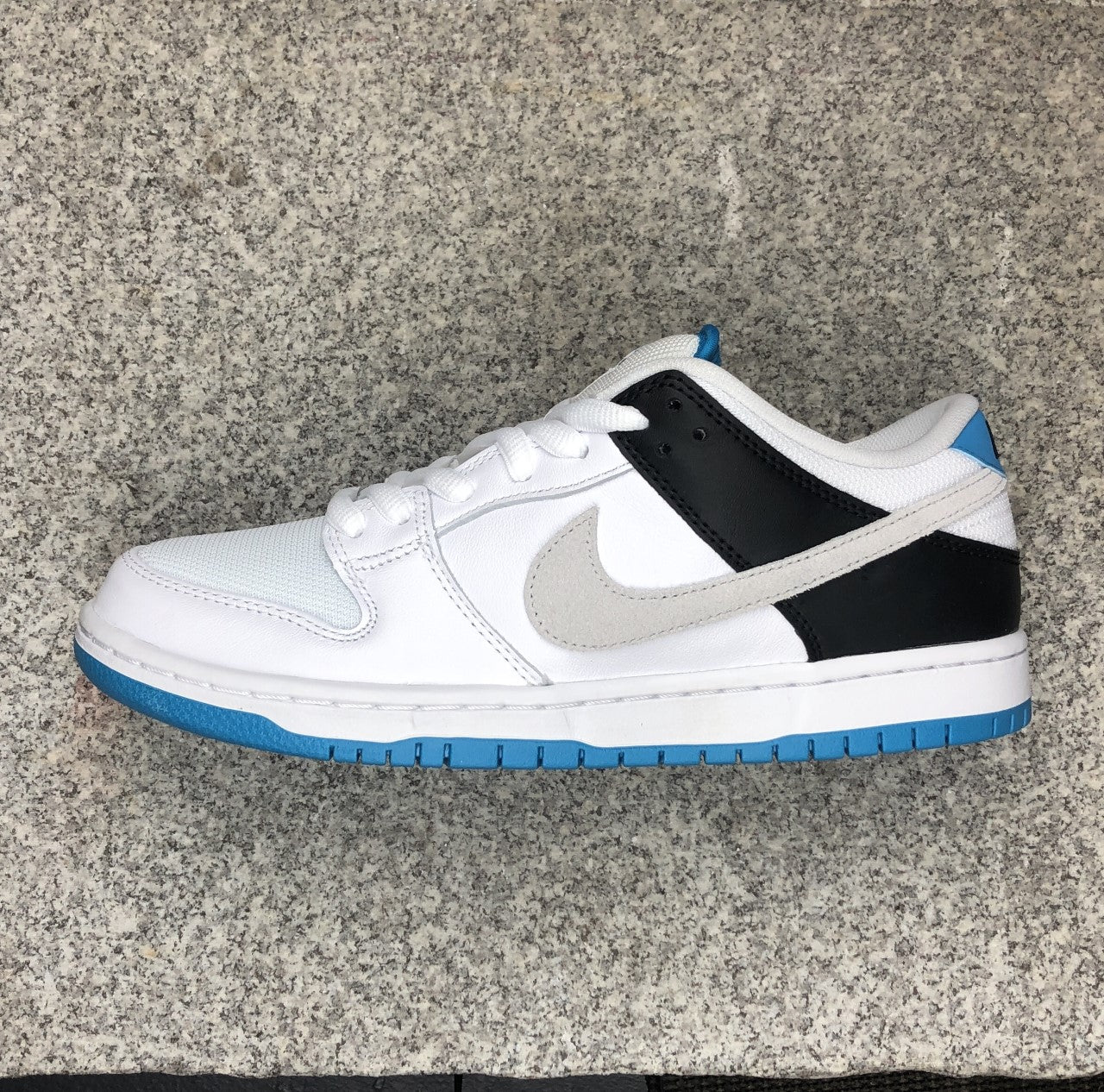 Nike SB Neutral Grey Laser Blue Dunk Low Raffle