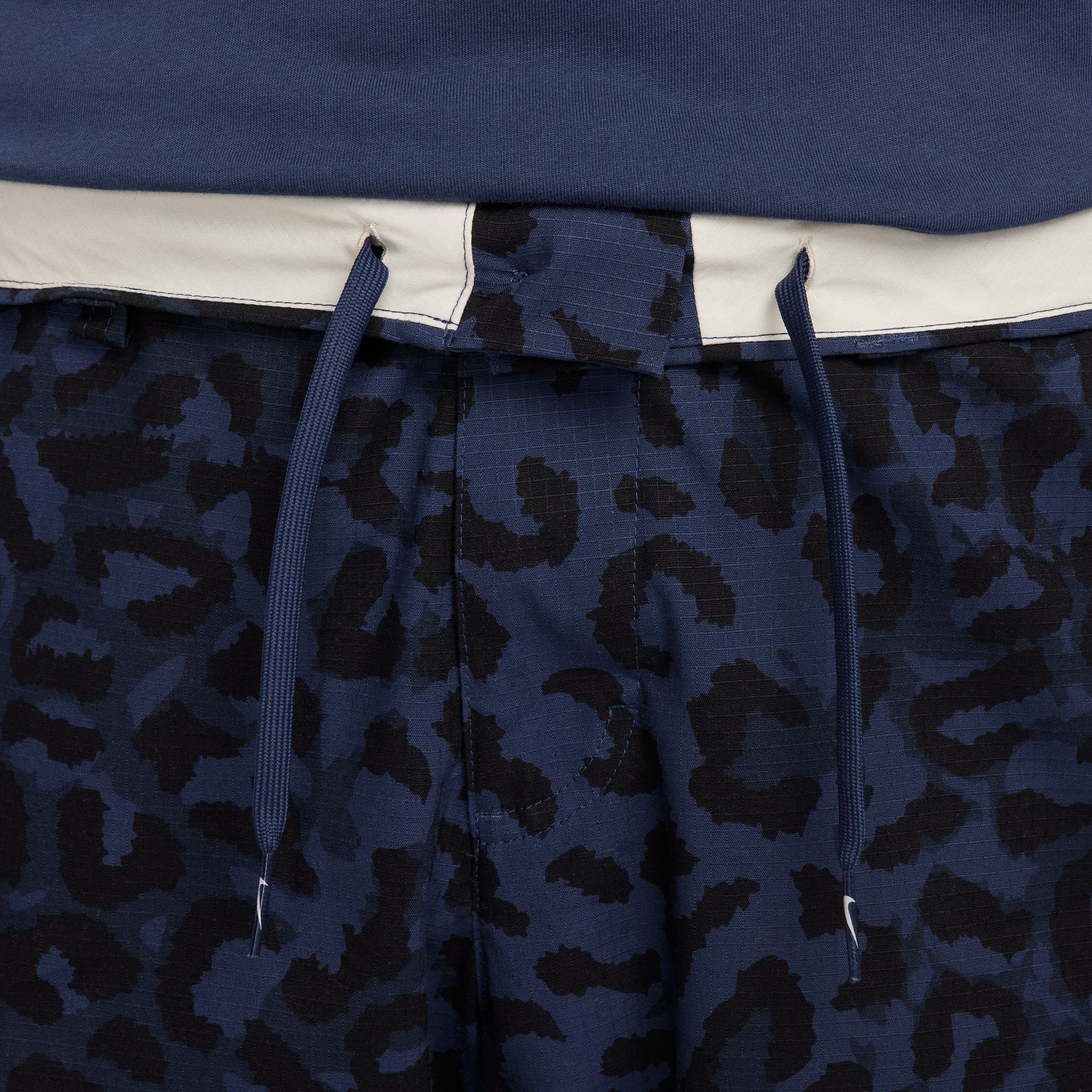 Nike SB Kearny Cargo Pant Midnight Navy AOP Animal Print