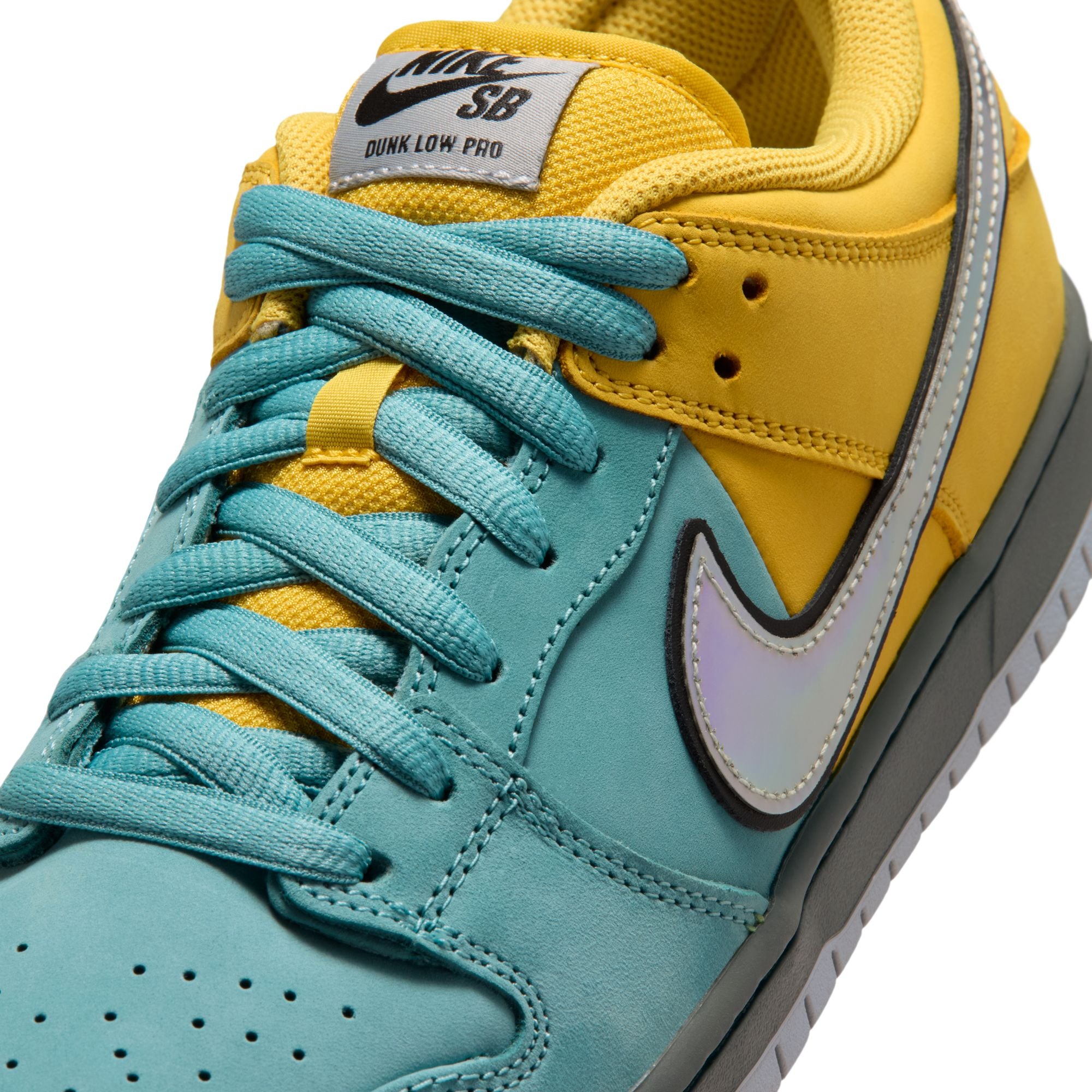 Nike SB Dunk Low Pro MUNI Fast Pass Lightning/Denim Turquoise