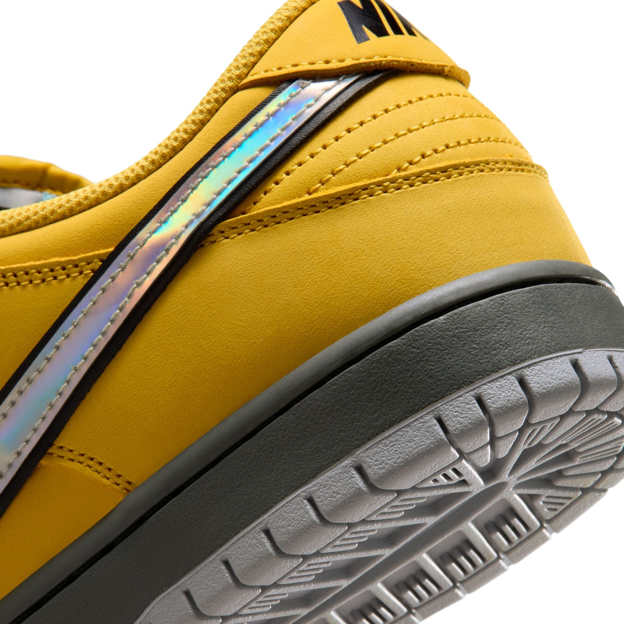 Nike SB Dunk Low Pro MUNI Fast Pass Lightning/Denim Turquoise
