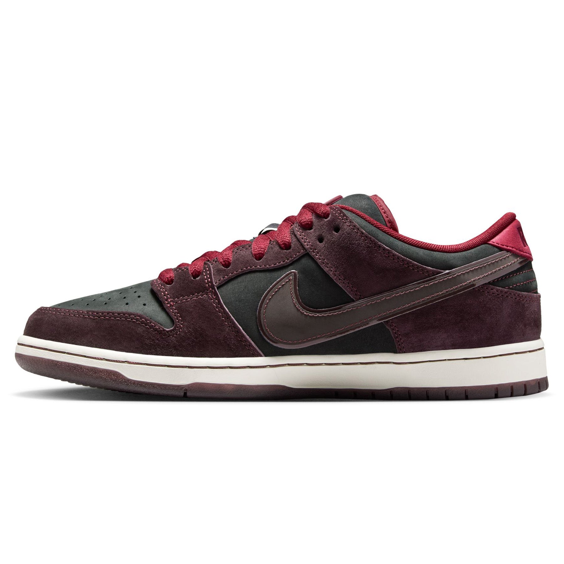 Nike SB x Riot Skateshop Dunk Low Pro Mahogany/Beetroot IS