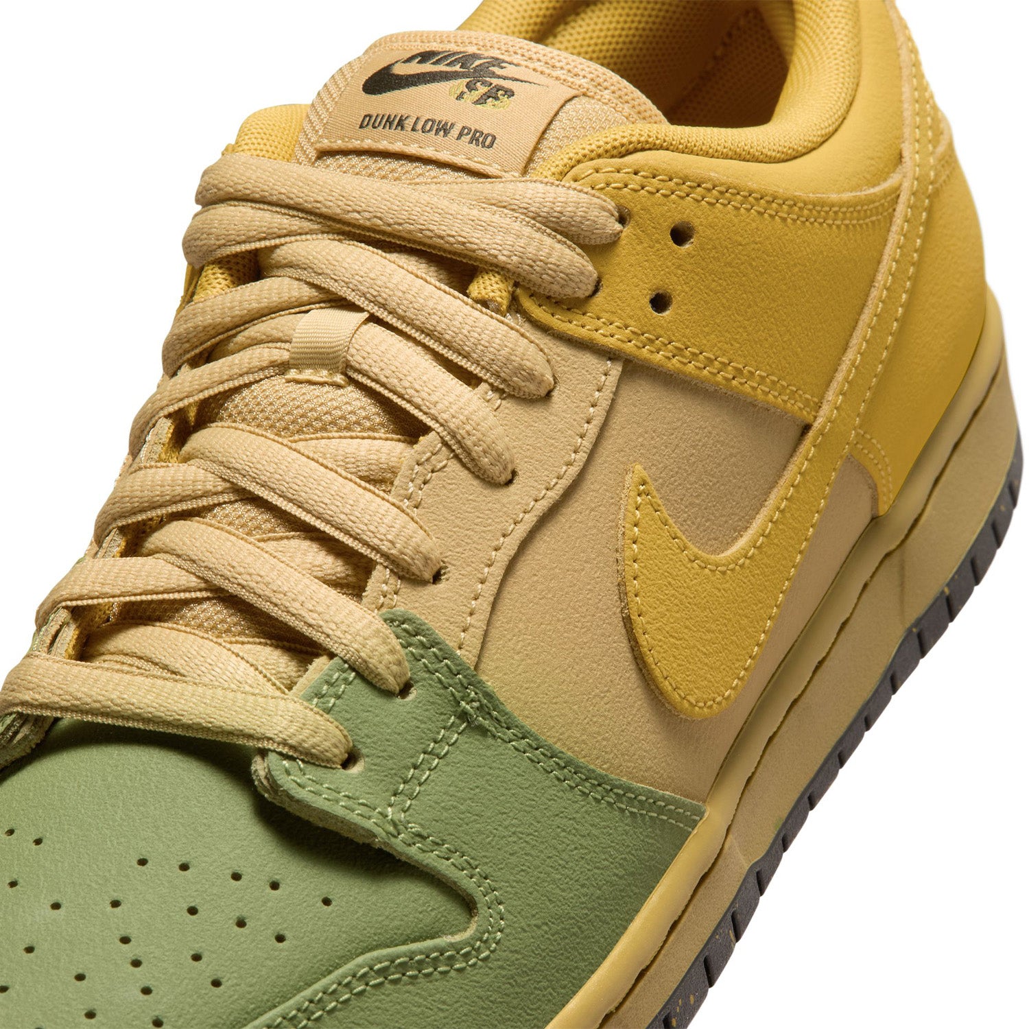 Nike SB Dunk Low Pro WC Saffron Quartz/Hatch Chile