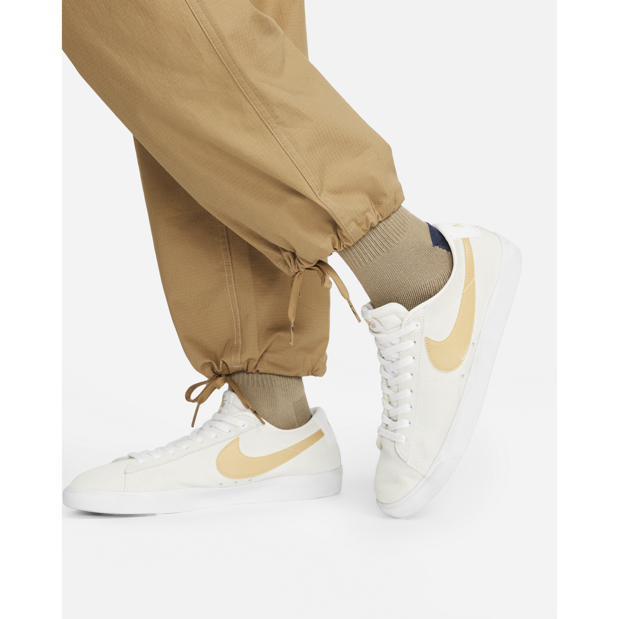 Nike sb 2025 pants womens