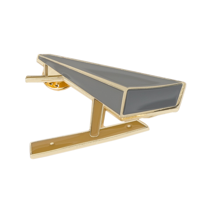 Classic Grip Flatbar Lapel Pin